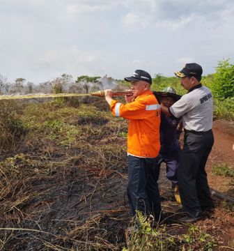 Gubri Ikut Terjun Memadamkan Karhutla di Bengkalis